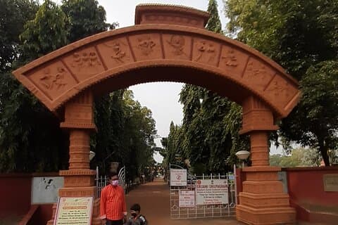 Shantiniketan Day Utflykt från Kolkata med tåg