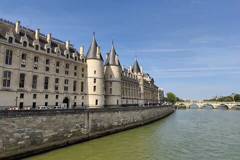 Paris 4 timers privat guidet tur med indisk måltid - Hotellhenting