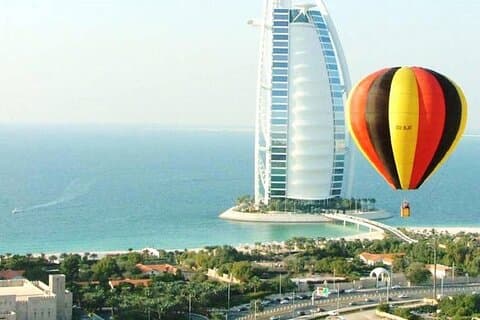 Disfrute de las vistas estándar en globo aerostático de Dubái desde Dubái