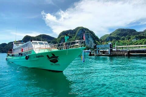 Phi Phi Island nach Krabi Town mit der Fähre