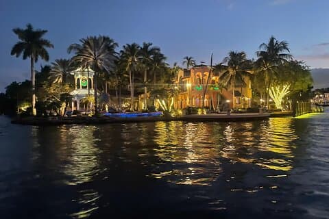 Kväll båtkryssning genom Downtown Ft. Lauderdale
