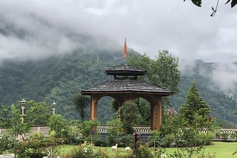 Formación de profesores de yoga en la India con Ashram Stay