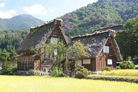 Shirakawago and Takayama 2 Days Tour from Nagoya