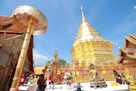 Halvdag - Liten grupp - Doi Suthep-templet och Hmong Village Tour
