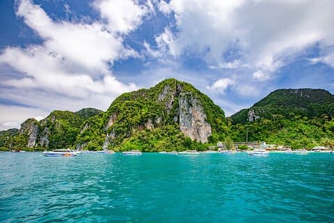 クラビからの素晴らしいピピ島シュノーケリングツアー