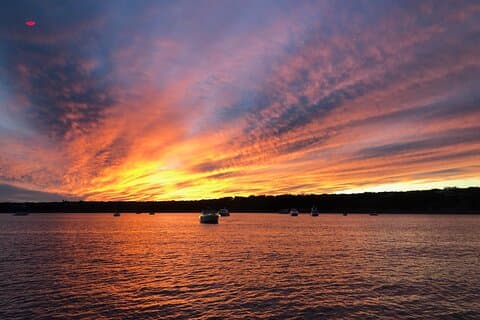 Esperienza di noleggio di yacht al tramonto sul lago Travis