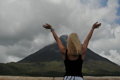 Tour privato di un'intera giornata al vulcano Arenal e alle sorgenti termali di Baldi a San Jose