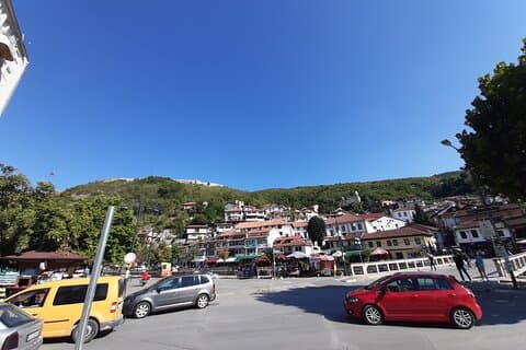 Trasferimento turistico da Skopje a Tirana con sosta a Prizren