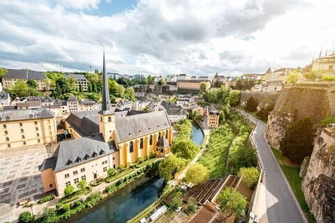 Wandel- en wijnproeverij door de stad Luxemburg