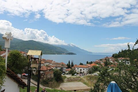 Transferência turística de Skopje a Tirana com parada em Ohrid