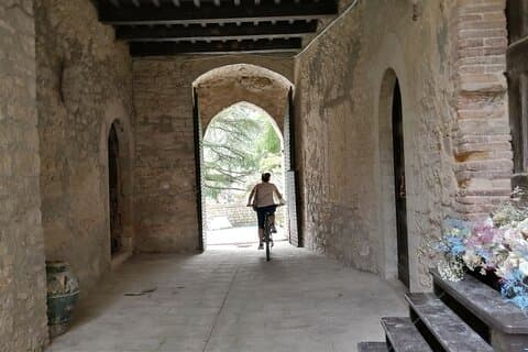 Tour Enobike au lac de Corbara et au château de Titignano
