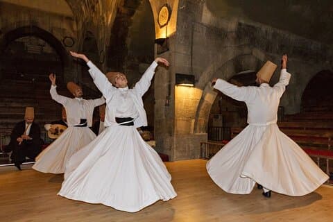 Ceremonie van de Wervelende derwisjen in Cappadocië