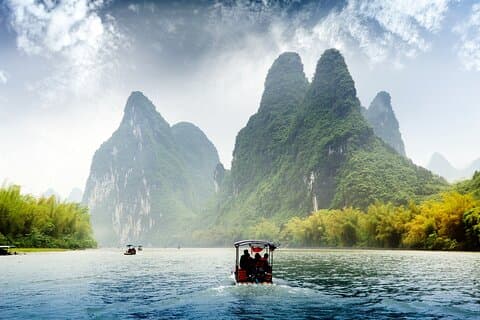Private Day Tour of Li River Rafting and Easy Hike to Xingping Fishing Village