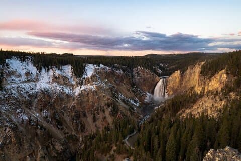 Private Wildlife and Waterfalls Yellowstone Tour
