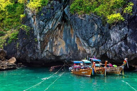 Koh Ngai, Koh Muk + Emerald Cave Snorkeltur med Classic Longtail Boat