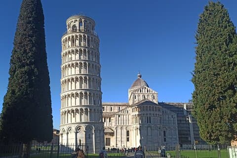 PRIVATER TRANSFER von Florenz nach Cinque Terre mit Halt in Pisa (2 Std.)