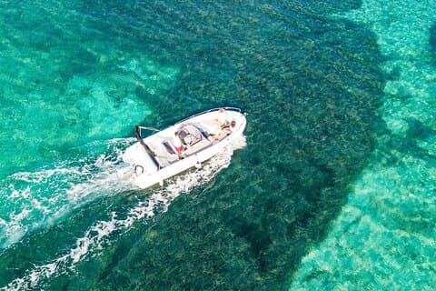 Privates Schnellboot nach Illot Gabriel, Coin de Mire und Flat Island