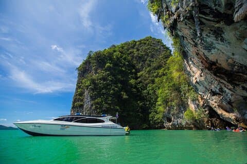 Phang Nga Bay Dagstur till Panak och James Bond Island med motorbåt från Phuket