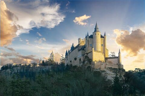 Visita guiada Segovia y Ávila y espectáculo flamenco en Madrid
