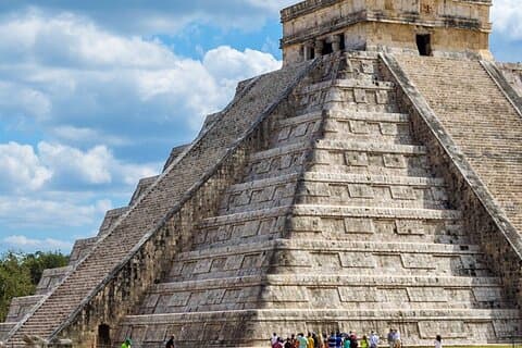 Oppdag Tour Chichen Itzá Plus (Cenote & Valladolid) fra Cancun