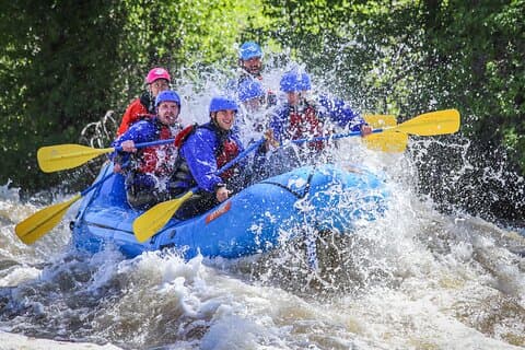 Meio Dia Números Rafting Trip