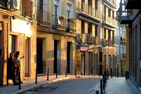 Lavapiés: el barrio más multicultural de Madrid, tour privado a pie