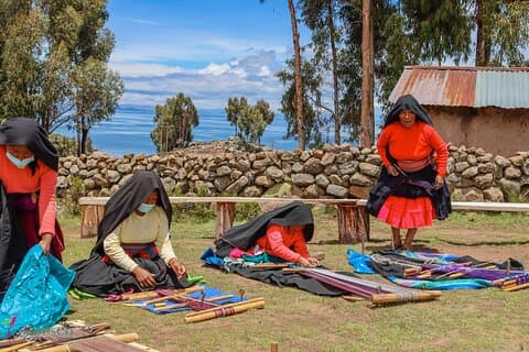 2-Day Tour Uros Islands with Stay in a Local Family House from Puno