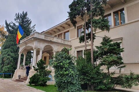 10 h Ceausescu Communism Private Tour in Bucharest plus Dracula's Grave