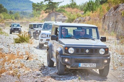 Kør selv 4x4 Jeep Safari - Pick ups i nord