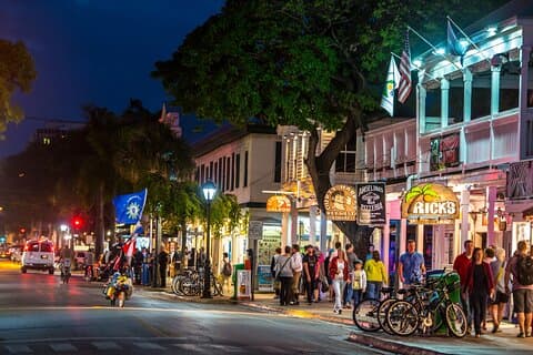 Excursão a pé por pubs assombrados em Key West