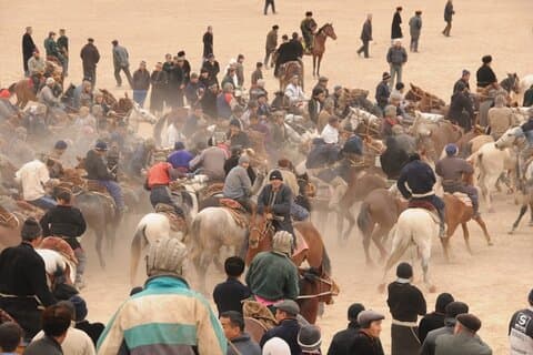 Tour privato di 14 giorni in Kazakistan-Kirghizistan-Tagikistan-Uzbekistan