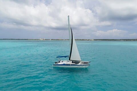 Isla Mujeres Premium Tour i katamaran med snorkel och buffé