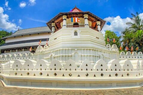 SriLanka privé 8-daagse tour vriendelijke chauffeur + voertuig met en zonder hotel H / B