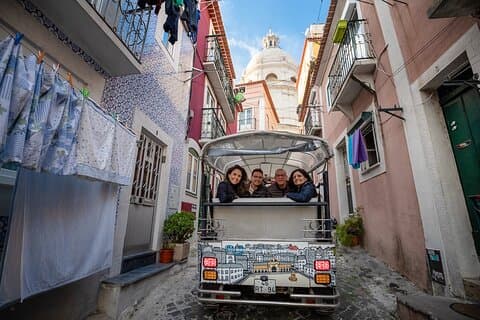 Privat halvdags Eco Tuk Tuk-tur i Lissabon
