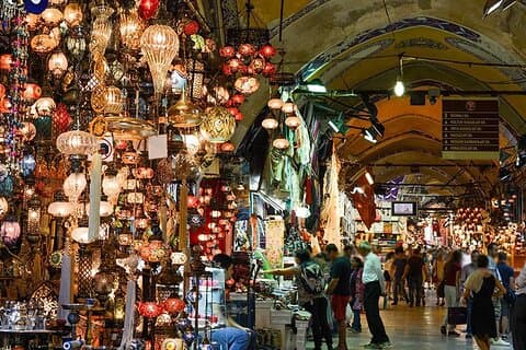 Passeggiata privata di un'intera giornata attraverso i vecchi mercati di Istanbul