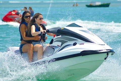 Jetski vattenaktivitet och strand från Montego Bay