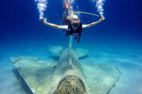 Scuba Diving i MIG-21 vrak