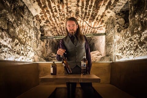 90min Degustazione di whisky sotterraneo nel centro storico di Edimburgo