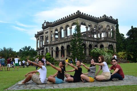 2 hours Walking Tour in Bacolod