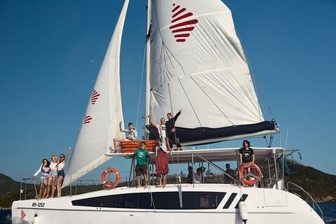 Private Fancy Yacht Charter Inclus Déjeuner BBQ Et Cocktail À Bord