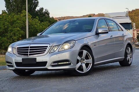 Skopje Airport Private Transfer for up to 3 Passengers