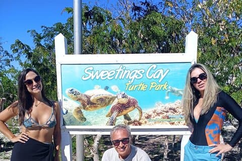 Blue hole, drift snorkeling, turtles Celebration Key is welcome