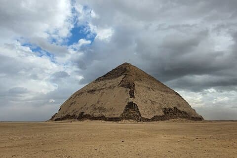 Tour zu den Pyramiden von Memphis, Dahshour und Sakkara mit Mittagessen
