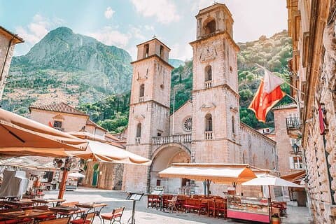 Montenegro,Albania&Kosovo; Tour semi-privato con Tour Leader&Car