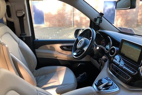 Amsterdam Airport Schiphol (AMS) Private Transfer to Amsterdam