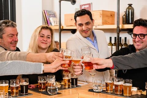 Bierverkostungsabend in Athen mit griechischem Käse