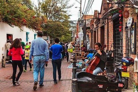 Visite privée d'une journée complète de dégustation de plats gastronomiques Candelaria à Bogota