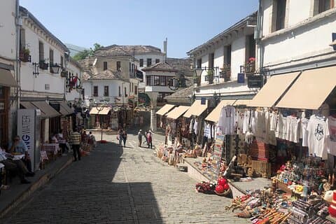 Saranda, Butrint et Gjirokastra 2 jours, depuis Tirana (3-6 personnes)