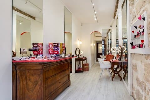 Einstündiger privater Make-up-Kurs mit einem professionellen Make-up-Künstler