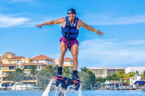 Ekstrem Flyboard-aktivitet i Cancun. Lev adrenalinet med oss!